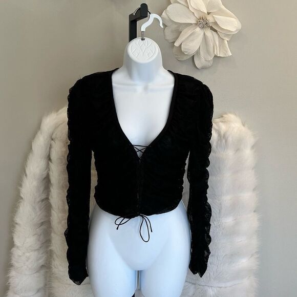 Guess by Marciano Caught on Lace Ruched Black Long Sleeve (S) - Picture 7 of 14